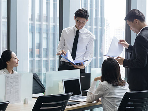 How to wholesale cheap clothes